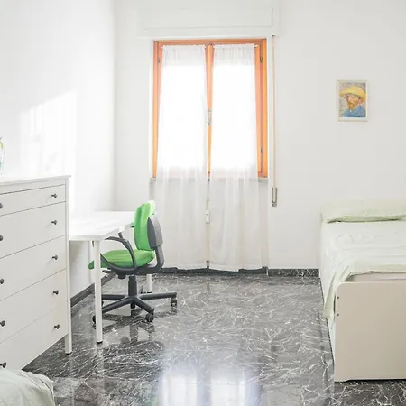 083 - Casa Grande Con Attico Condominiale Vista Mare, 500 Metri Dalla Chiavari